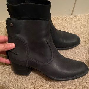 Black leather booties, size 7, zipper on the back